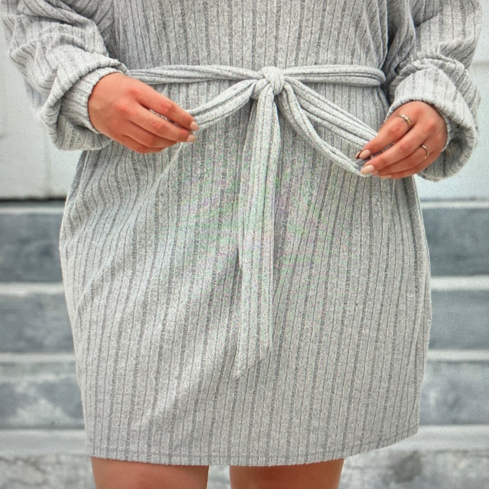 Gray Ribbed Knit Dress - Picture 3 of 5